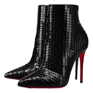 Christian Louboutin
So Kate Booty leather ankle stiletto boots